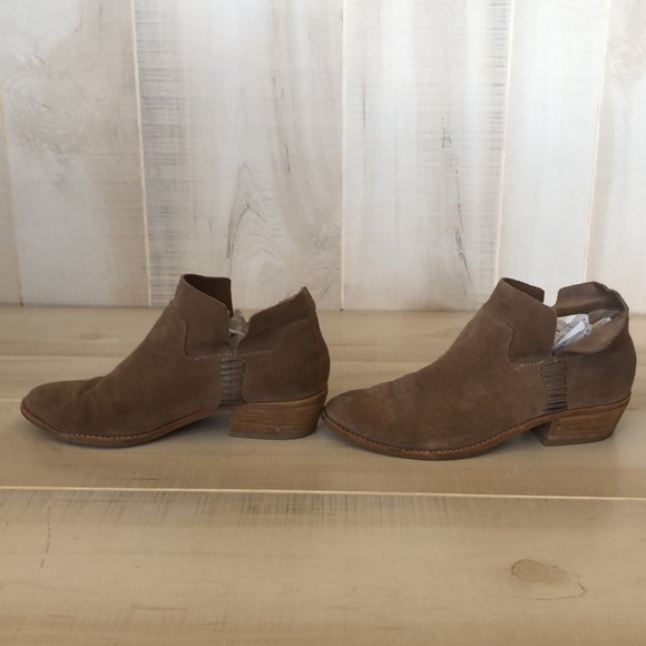 Dulce Vita tan all suede booties - Picture 3 of 10